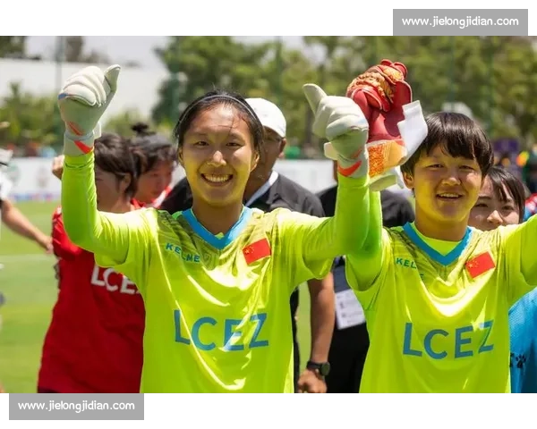 双冠加冕!历城二中包揽省长杯男女足冠军 双冠加冕!历城二中包揽省长杯男女足冠军