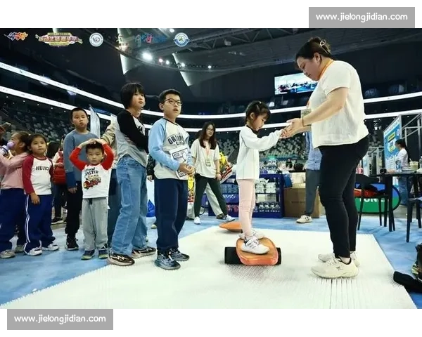 上海青少年运动嘉年华启幕:卡路里当钱花,亲子嗨玩体育盛宴 上海青少年运动嘉年华启幕:卡路里当钱花,亲子嗨玩体育盛宴