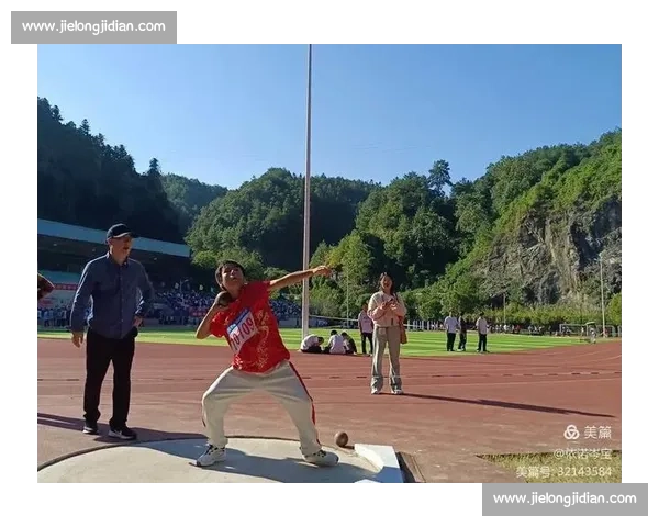 小镇运动会开跑:在汗水中拥抱美好生活 小镇运动会开跑:在汗水中拥抱美好生活