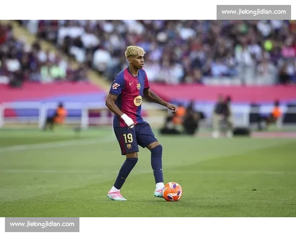 巴萨 9000 万巨星显担当!皇马老乡动怒,他挺身护住亚马尔 巴萨 9000 万巨星显担当!皇马老乡动怒,他挺身护住亚马尔