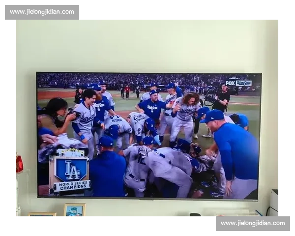 山本由伸完投 9 局 8K 零保送 道奇 5-1 擒蓝鸟扳平系列赛 山本由伸完投 9 局 8K 零保送 道奇 5-1 擒蓝鸟扳平系列赛